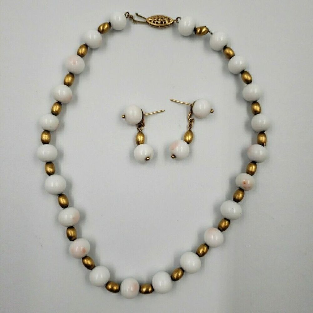 Vtg Jewelry Set Beaded Necklace Pierced Earrings Gold White 16" Fishhook Clasp